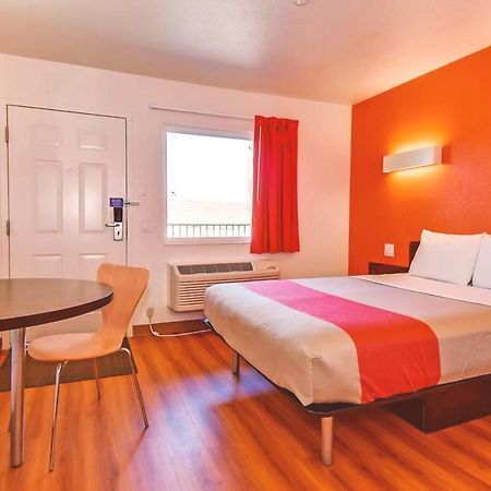 Key Inn Маседония Экстерьер фото